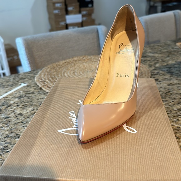 Red bottoms - Picture 2 of 5